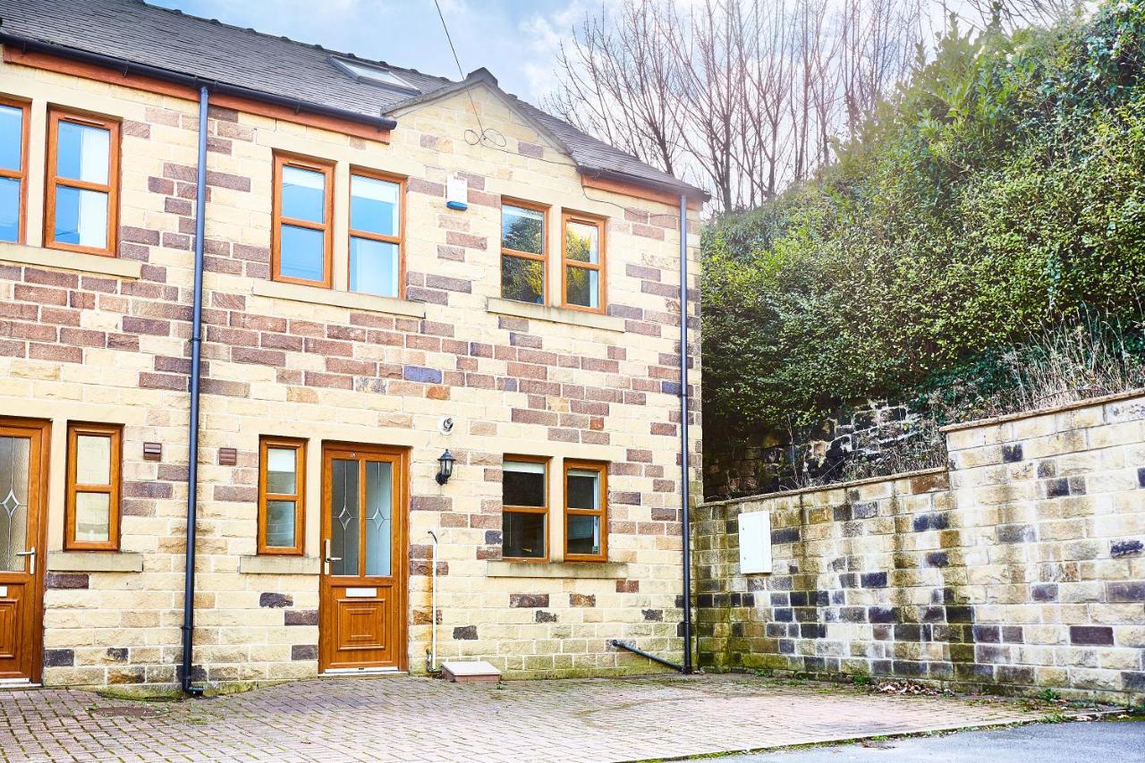 Royal Calderdale Lodge Halifax Exterior photo